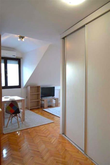 City Centre Loft Skopje Buitenkant foto